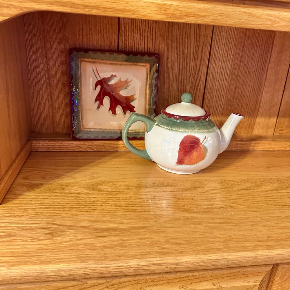 Autumn Leaf Teapot and Plate Set